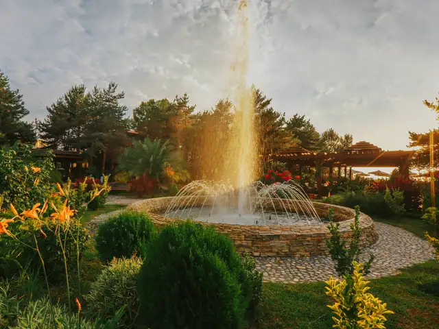 Fountains and shaded gazebos on the grounds of Dreamland Oasis