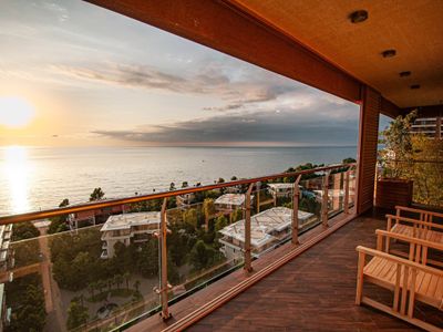 Dreamland Oasis Sea Front & Pool View 14 floor